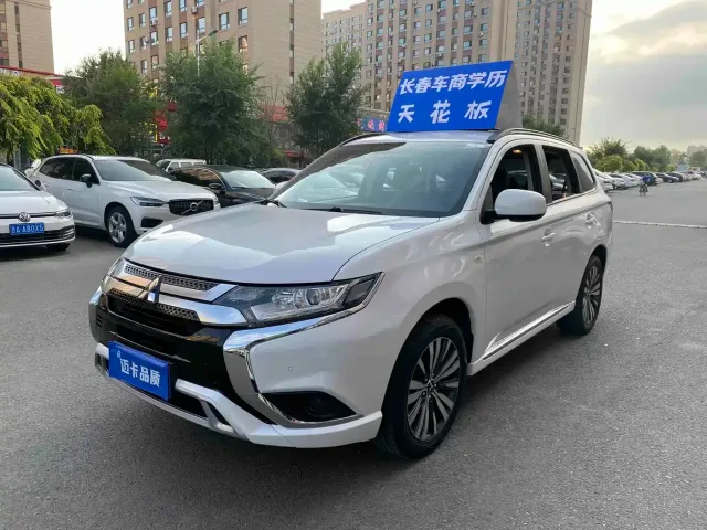 Фотография автомобиля — Mitsubishi Outlander