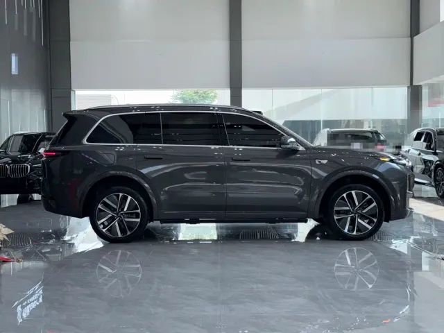 Li Auto L9 — Фото автомобиля 10