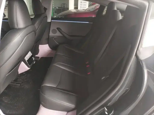Tesla Model 3 — Фото автомобиля 16