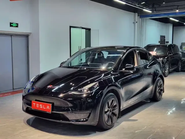 Фотография автомобиля — Tesla Model Y
