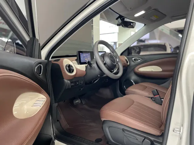 Wuling Bingo — Фото автомобиля 14