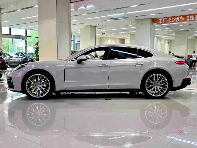 Porsche Panamera — Фото автомобиля 3