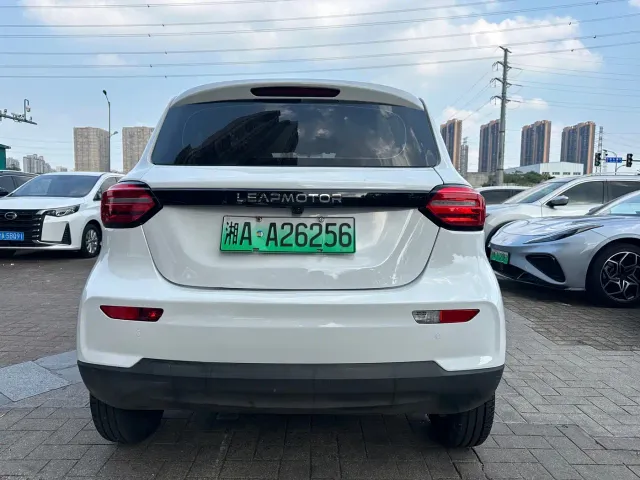 Leapmotor T03 — Фото автомобиля 6