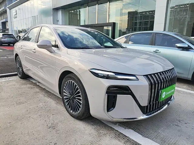 Roewe M7 DMH — Фото автомобиля 3