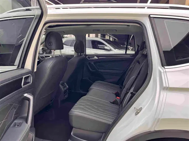 Volkswagen Tiguan L — Фото автомобиля 10