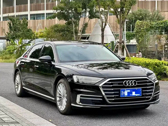 Audi A8 — Фото автомобиля 3