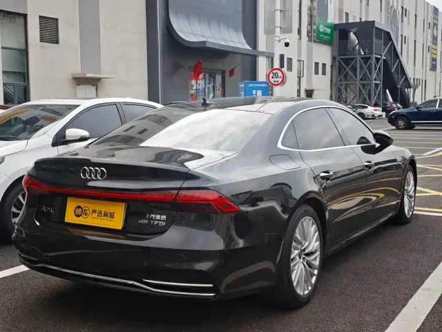 Audi A7L — Фото автомобиля 5