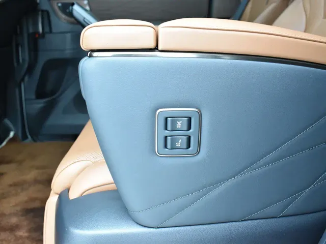 Toyota Alphard — Фото автомобиля 21