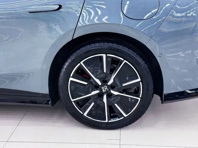 BYD Han L — Фото автомобиля 21