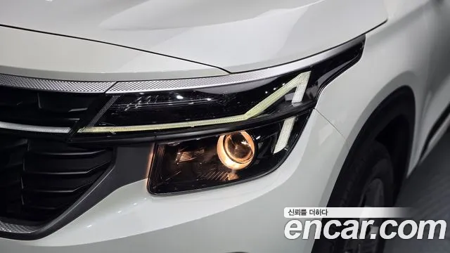 Kia Seltos — Фото автомобиля 7