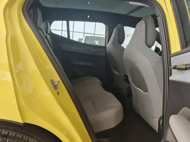 Volvo EX30 — Фото автомобиля 26