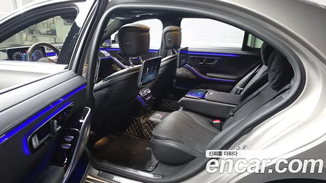 Mercedes-Benz S-Class — Фото автомобиля 12