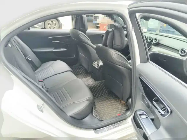 Mercedes-Benz C-Class — Фото автомобиля 11