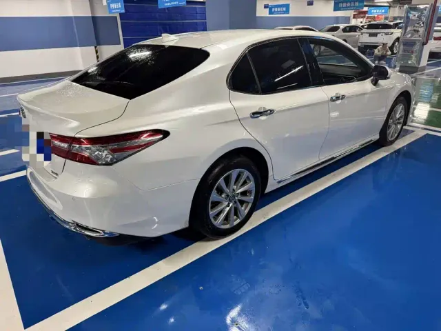 Toyota Camry — Фото автомобиля 3