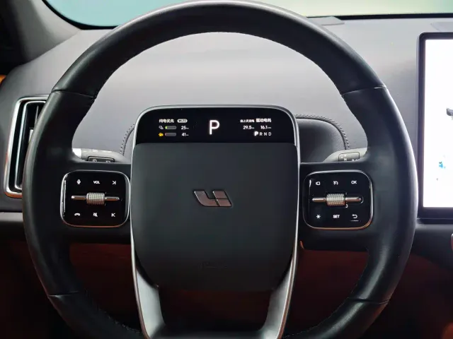 Li Auto L7 — Фото автомобиля 19