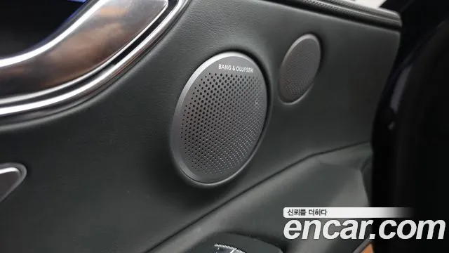 Genesis GV80 — Фото автомобиля 29