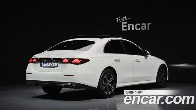 Mercedes-Benz E-Class W214 — Фото автомобиля 2