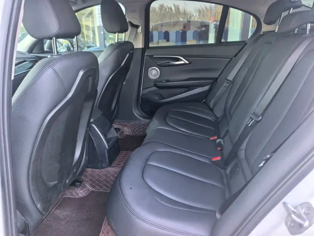 BMW 1 Series — Фото автомобиля 12