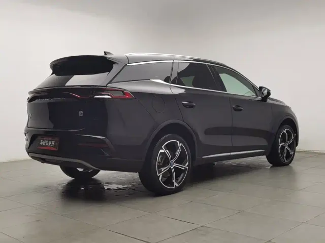 BYD Tang — Фото автомобиля 2