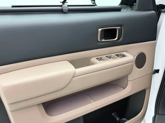 Li Auto MEGA — Фото автомобиля 30