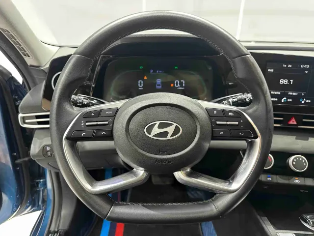 Hyundai Elantra — Фото автомобиля 8
