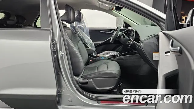 Kia Niro New — Фото автомобиля 11