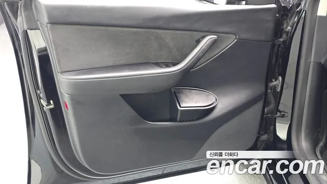 Tesla Model Y — Фото автомобиля 20