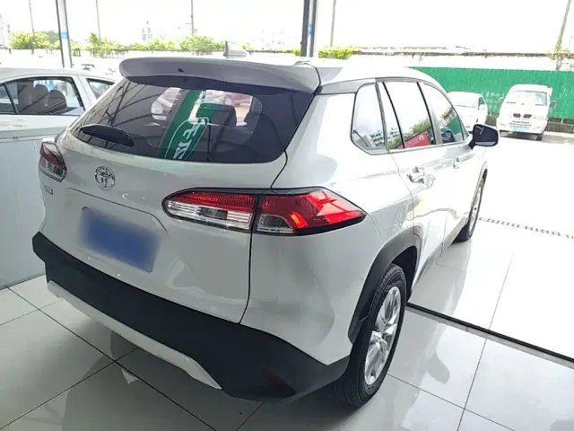 Toyota Corolla Cross — Фото автомобиля 4