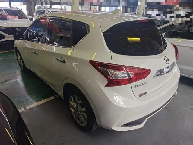 Nissan Tiida — Фото автомобиля 4