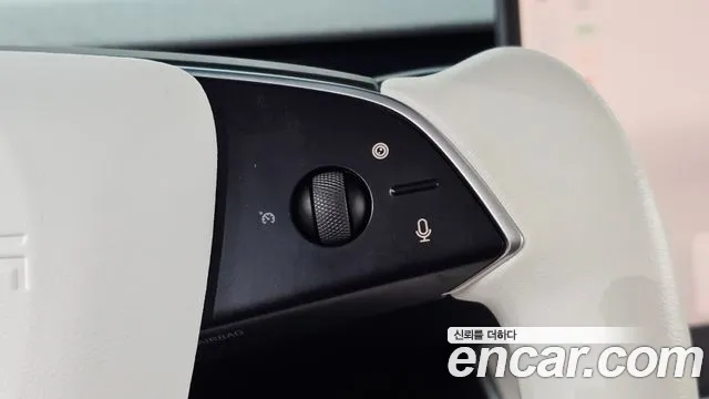 Tesla Model Y — Фото автомобиля 14