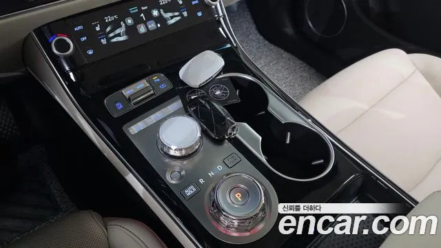 Genesis GV70 2.5T Бензин 2WD — Фото автомобиля 9