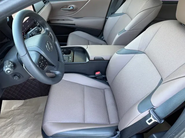 Lexus ES — Фото автомобиля 4