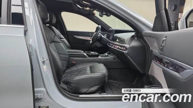 BMW 7 Series G70 — Фото автомобиля 16