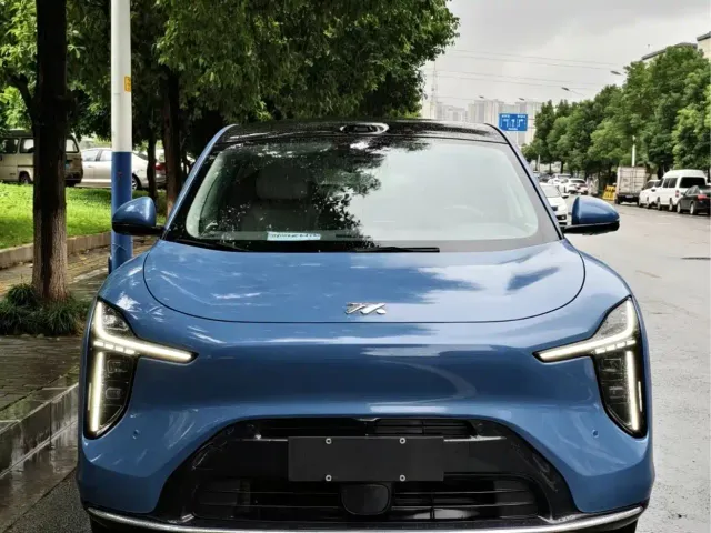 IM Motors LS6 — Фото автомобиля 7