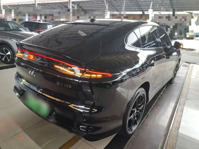 IM Motors LS6 — Фото автомобиля 6