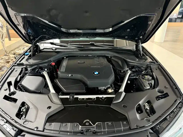 BMW 5 Series — Фото автомобиля 7