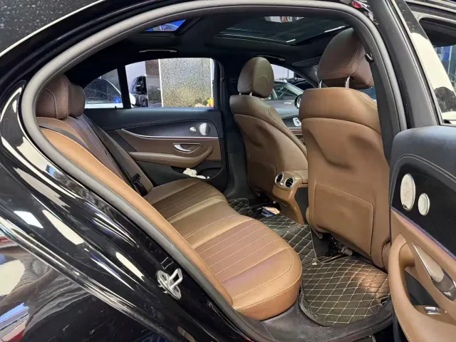 Mercedes-Benz E-Class — Фото автомобиля 7