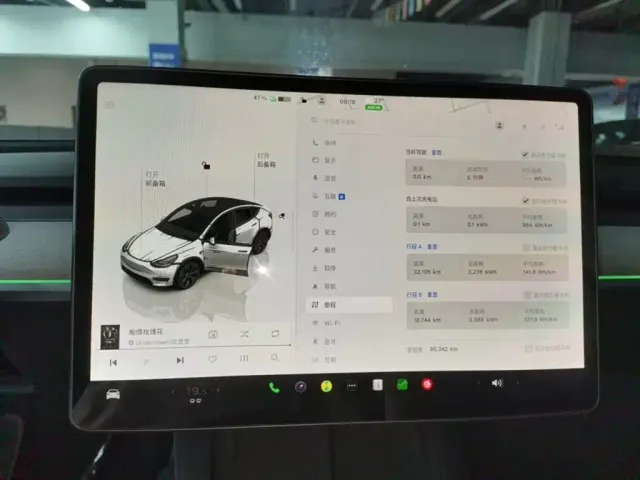 Tesla Model Y — Фото автомобиля 11