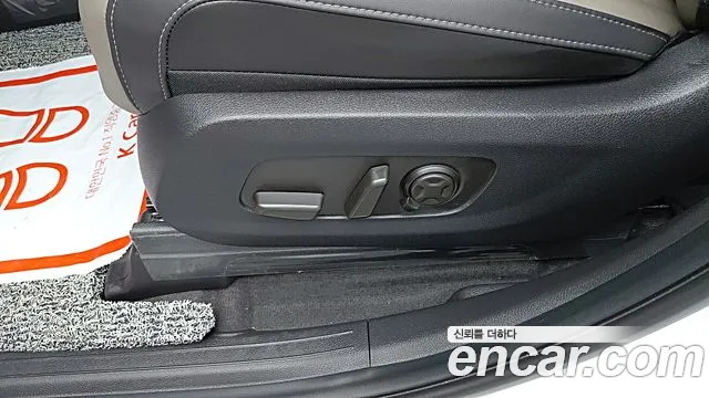 Kia Carnival Generation 4 — Фото автомобиля 10