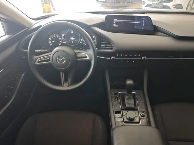 Mazda Axela — Фото автомобиля 6