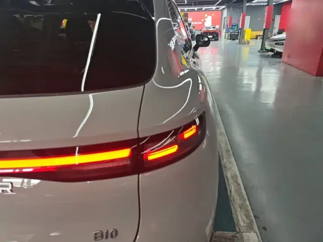 Leapmotor B10 — Фото автомобиля 7