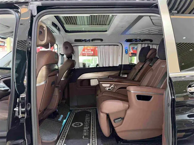 Mercedes-Benz V-Class — Фото автомобиля 13