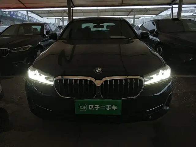 BMW 5 Series — Фото автомобиля 2