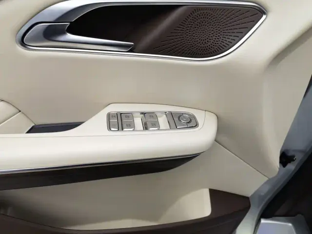 Bestune Besturn M9 — Фото автомобиля 9