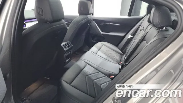 BMW 5-Series — Фото автомобиля 18