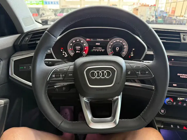Audi Q3 — Фото автомобиля 14