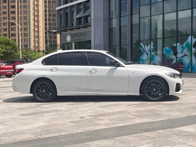 BMW 3 Series — Фото автомобиля 4