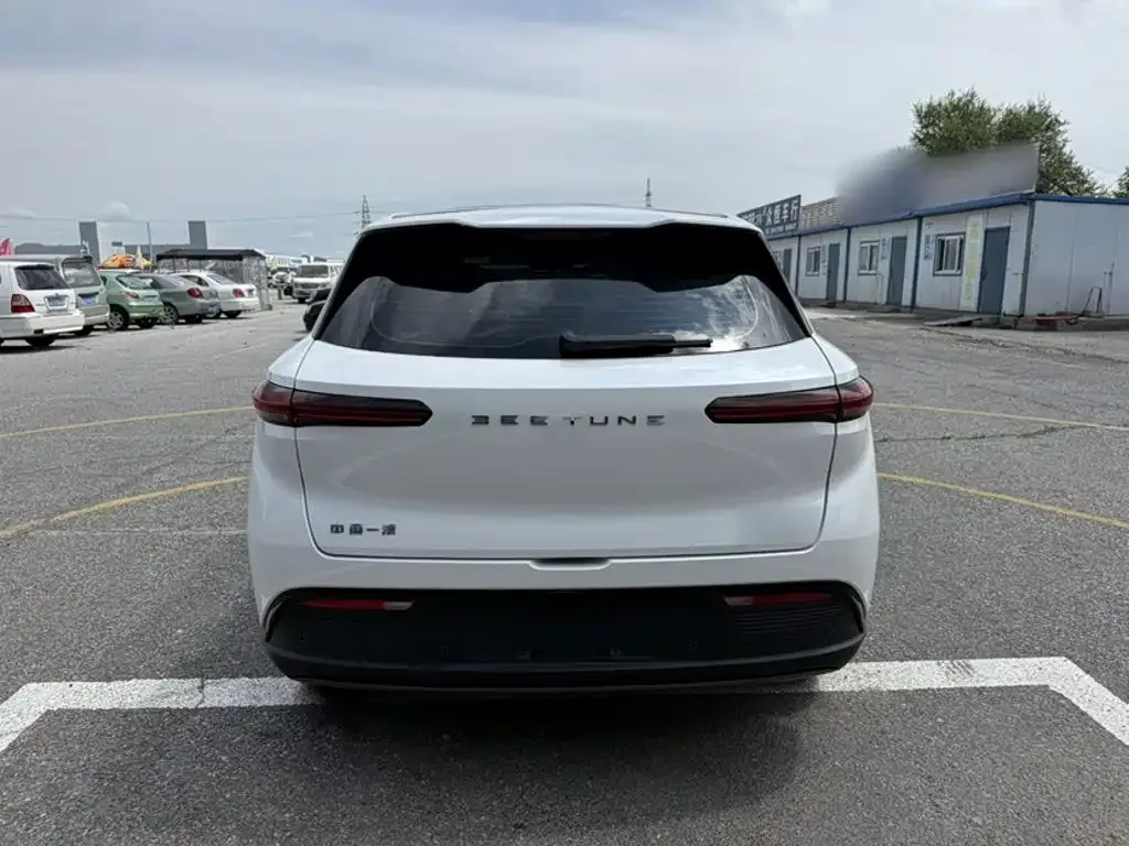 Besturn Yueyi 03 2025 Model 565km Comfort Edition — Фото автомобиля 9