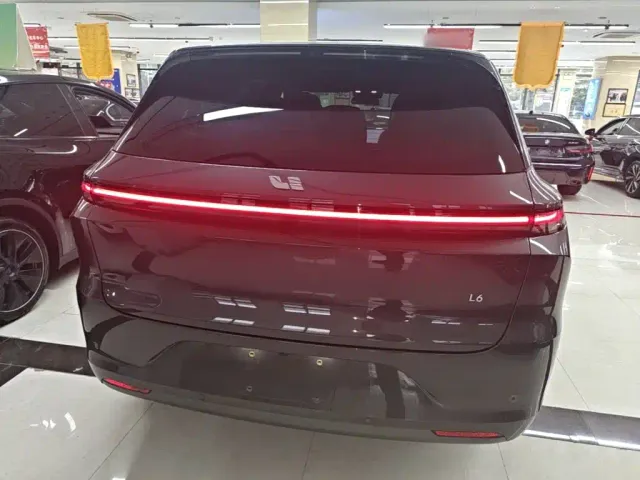 Li Auto L6 — Фото автомобиля 5