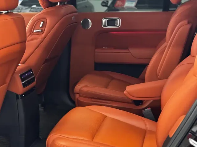Li Auto L9 — Фото автомобиля 7